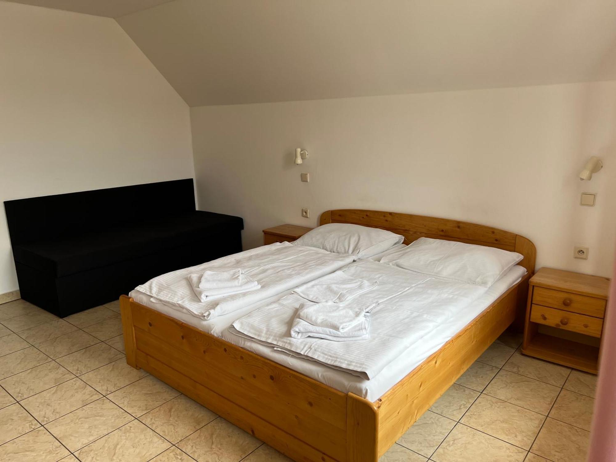Hotel Praha Broumov Εξωτερικό φωτογραφία